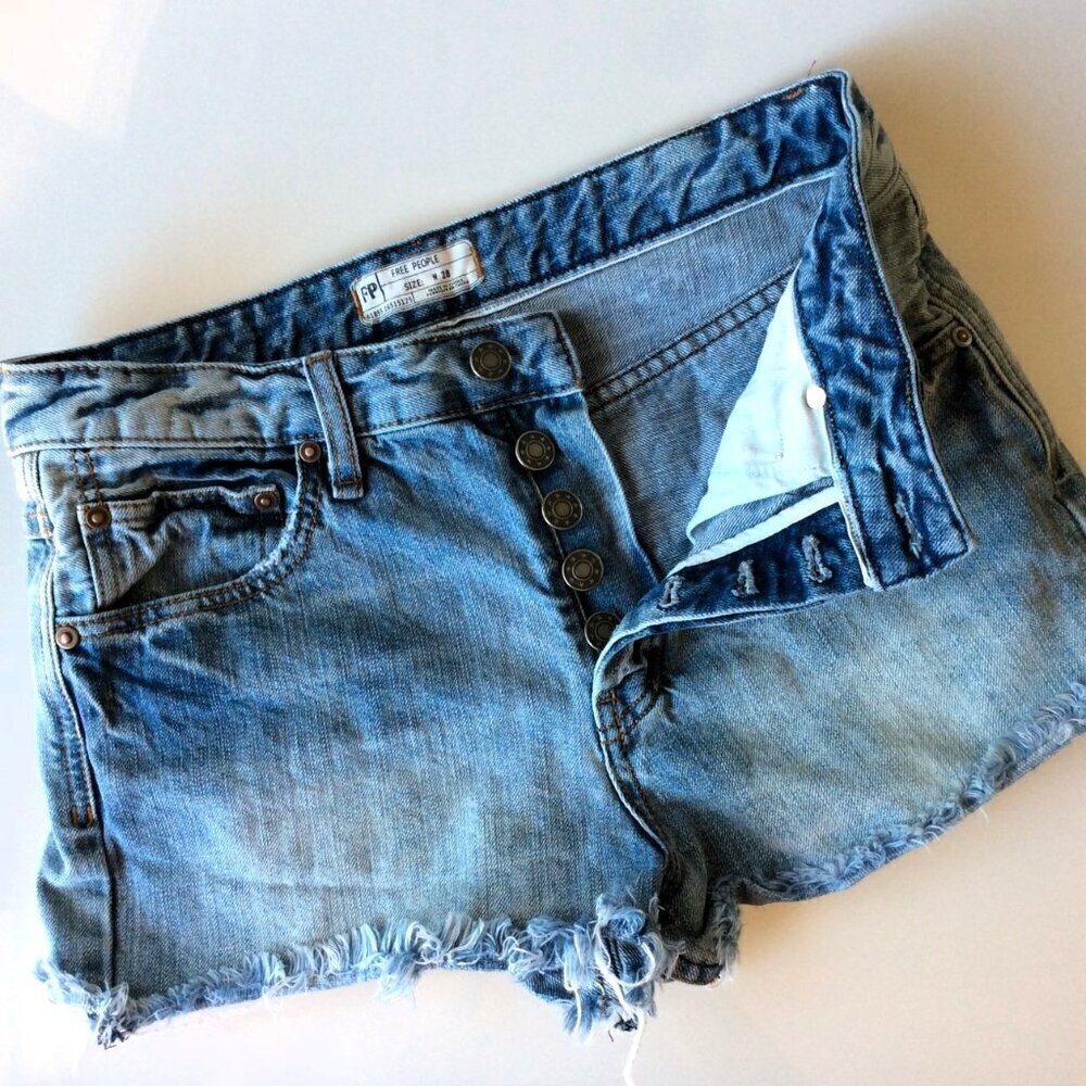 Free People Uptown High Waist Distressed Denim Shorts Size 28